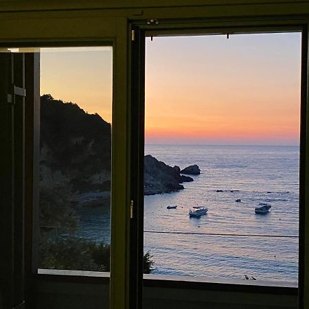 Caltabania Suites Ayios Nikitas Bagian luar foto