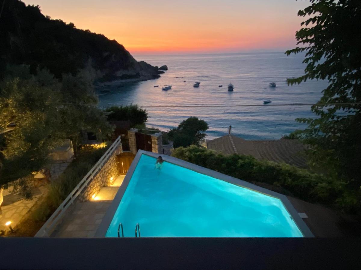 Caltabania Suites Ayios Nikitas Bagian luar foto