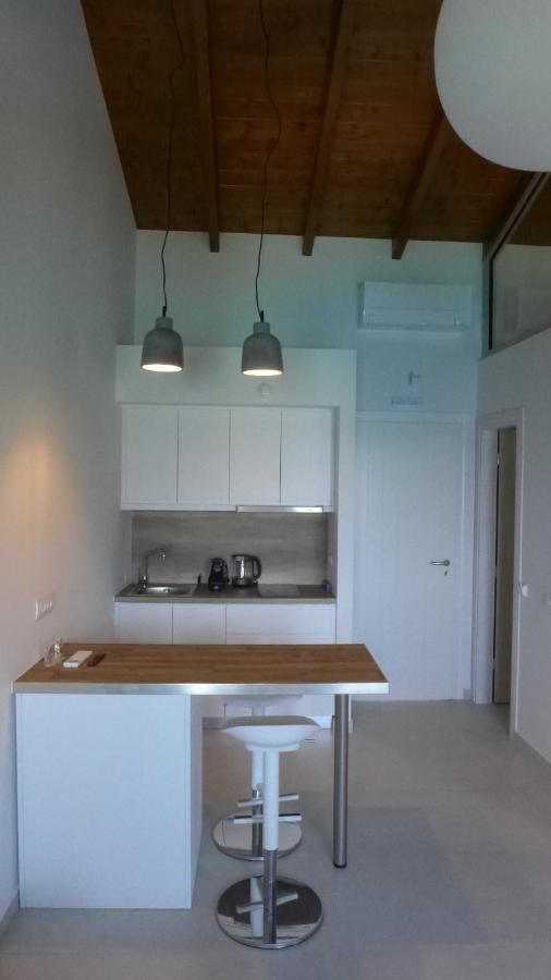 Caltabania Suites Ayios Nikitas Bagian luar foto