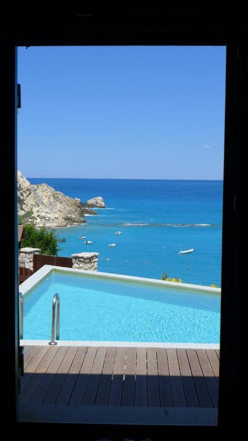 Caltabania Suites Ayios Nikitas Bagian luar foto