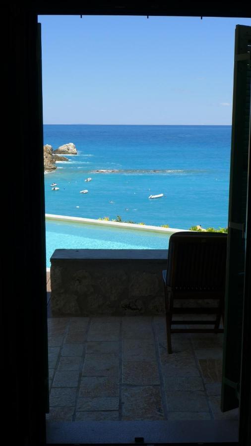 Caltabania Suites Ayios Nikitas Bagian luar foto