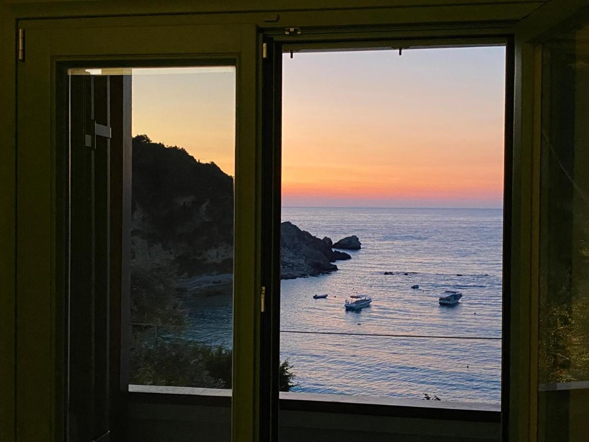 Caltabania Suites Ayios Nikitas Bagian luar foto