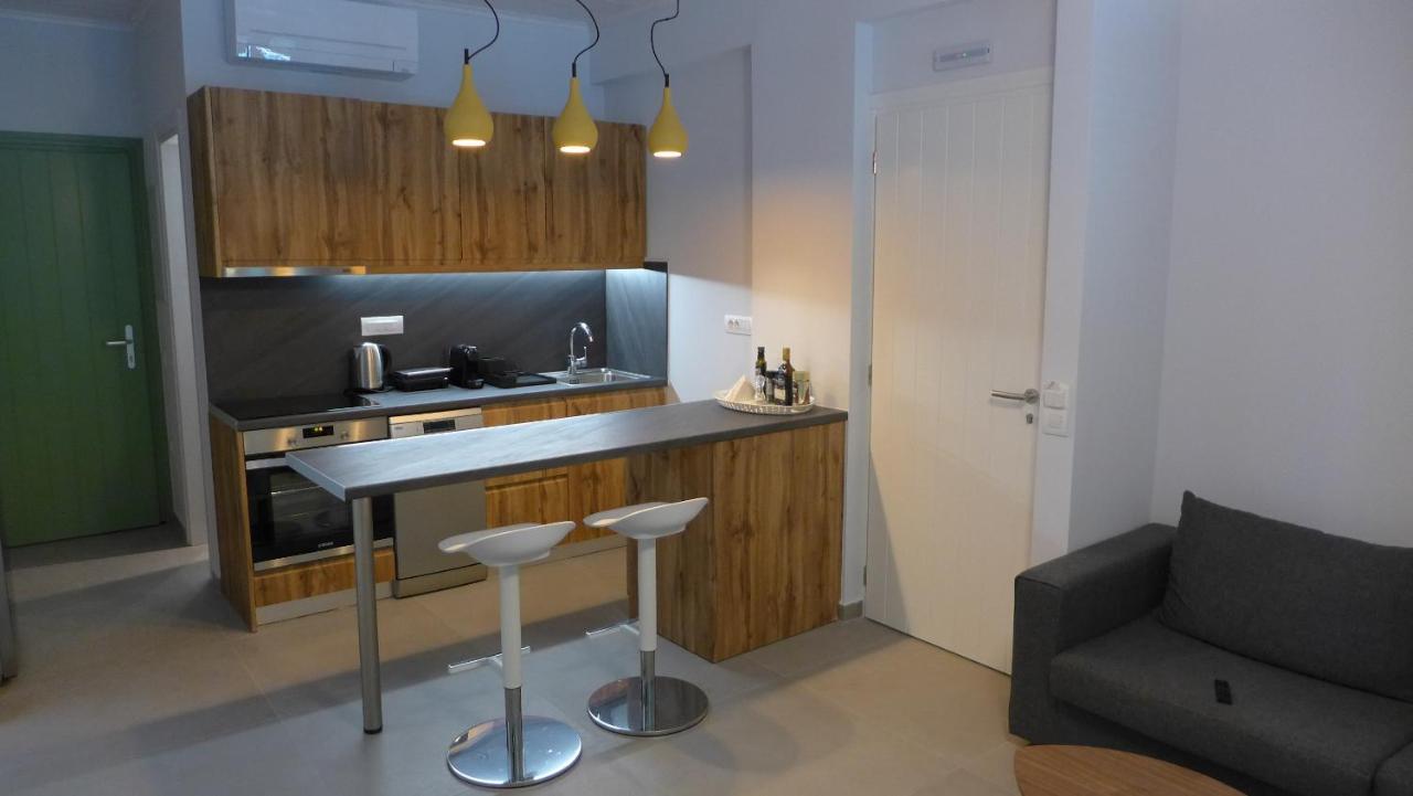 Caltabania Suites Ayios Nikitas Bagian luar foto